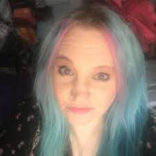 パリのランジェリーショップに入ったら、かなり激しい老婦人が私を一目見て、ノン、ノンと言った。 パス・ブースを注ぐ。 リエンが注ぐ。  苦労運動はそうやって始まったのだろうか。 女性はブラジャーを燃やしたくなかった。 彼らはただ何も買えなかった。