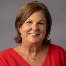 Elizabeth Nowell's Instagram, Twitter & Facebook