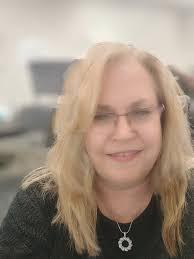 Rachel Roop's Instagram, Twitter & Facebook