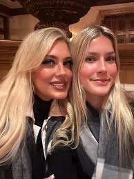 🎊🎄☃️❤️Holiday Dinner w/ My Loves…Grateful time after a long week of  schcool, sports & work! #sundayfunday #holidayseason #winterwonderland  #mybabies