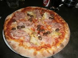 Pizza Jambon Artichauts Et Olives Picture Of La Boheme Lazise Tripadvisor