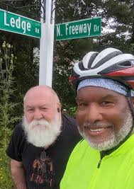 Can't think of a better way to spend my Sunday evening Than chilling out  with my besties 😎🥰