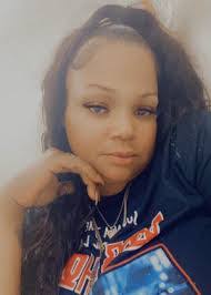 Kendra Carnes's Instagram, Twitter & Facebook