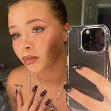 Veronica Schroeder (@veronica.schroeder)