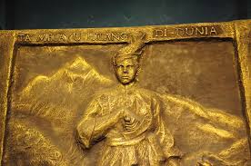 Perhaps stories of heroism about him was combined with stories of person/s who held the. Hang Tuah Do We Need Him Dean S Family Blog