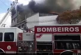 As equipes do corpo de bombeiros concentraram hoje (2) as buscas por sobreviventes no . Incendio Atinge Fabrica De Tecidos No Bom Retiro Centro De Sao Paulo Brasil Sbt News