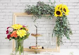 Guests always flock to the sight of a photo frame to stand in and the presence of a border always seems to loosen everyone up. Diy Floral Photo Booth Frame