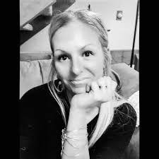 Henrietta Richey's Instagram, Twitter & Facebook