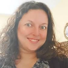 Carolyn Legg's Instagram, Twitter & Facebook