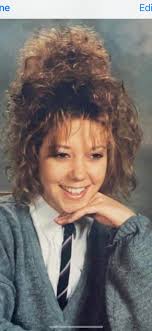 Kurt Cobain with his black hair. (1989)