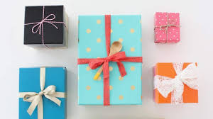 Wrap the loose end of the ribbon over the loop, then push it through and pull it tight, as if tying your shoelaces. 25 Gorgeous Diy Gift Bows That Look Professional Hello Glow