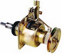 You will probably see that the teeth inside the agitator have broken and no longer fit into the splines on the spindle. How To Fix A Washing Machine Making Noise During The Spin Cycle