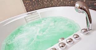 Le générateur de brome ne produit de brome que lorsque l'eau du spa circule. Traitement Au Brome Pour Spa Utilisation Et Dosage Guide Piscine Fr