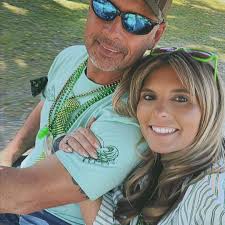 Carrigain was popular yesterday. Must have seen almost 25 people. Road walk  adds some distance but that part is not bad. Someone needs to remind me  about the last few miles before