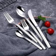 Un chemin de table à pompons pour noël. Menagere 20 Pieces Prestige En 2020 Couverts Design Couverts De Table Menagere Inox