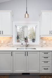 Here are 35 brilliant ideas on how to design a beautiful and comfortable little studio kitchen. Kitchen Design Studios Home