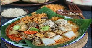 Resep sayur ketupat lebaran menu makanan hari raya ini wajib aja cara buatnya mudah sekali dan cepat berikut. Mencicipi Menu Tradisional Ketupat Sayur Kediri Rasanya Lezat