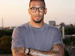 He also has an unusual tribute to his recurring knee injuries, a spider's web inked on his left knee. Jerome Boateng The Meaning Behind His Tattoos