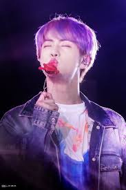 Twitter Rambut Ungu Sangat Lucu Konser