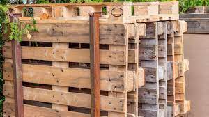 Die wichtigsten schritte und verschiedene modelle. Diy Weinregal Aus Paletten Selbst Bauen Ratgeber Diybook De