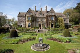 Inside What May Be The Beckhams New English Country Home English Country House Country Home Exteriors Extravagant Homes