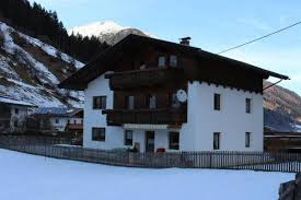 Unser haus verfügt über 3 schöne ferienwohnungen für 2 bis 4 personen. Haus Gabi In Neustift Im Stubaital Osterreich 20 Bewertungen Preise Planet Of Hotels