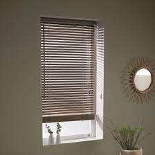 Se il problema del bagno è la dimensione l'alternativa è da considerarsi anche nelle tende leroy merlin veneziane che offre lo store in vari formati e colori e. Tende Veneziane Prezzi E Offerte Online Leroy Merlin 2