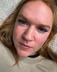 BEFORE ——-> AFTER When the request is light and wispy…you deliver light and  wispy 😘 These transformations are my absolute favorite!! 🤌 What do you  guys think? Did I deliver? Let me