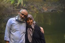 Osman büyükşen'in olayı anlatınca dayanamayan müge anlı salgını da unutup konuğuna sarılarak teselli etmeye çalıştı. Dxlm2bqgeyhpam