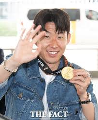 Gary Jacob from the times reports In 2023, Heung-min Son rejected a 4 year  contract worth £25m a year from Saudi Arabian side Al-Ittihad to stay at  Tottenham #COYS #THFC #SpursUpdates #Tottenham #