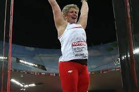 This will be wlodarczyk's first competition since june 2019 and it seems an appropriate competition and venue for the greatest female hammer thrower in history to launch her comeback on the road to. Painful What Go Back Anita Wlodarczyk Hammer Dutaria Net