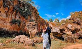 Harga tiket masuk bukit sekipan pada bulan maret 2021 ini sebesar rp 50.000, sedangkan bila kalian ingin membeli tiket terusan dibanderol dengan harga rp 100.000 perorang. 30 Tempat Wisata Di Madura April 2021 Terbaru Yang Wajib Dikunjungi Daerah Bangkalan Sumenep Sampang Pamekasan Yang Dekat Dengan Surabaya Jejakpiknik Com
