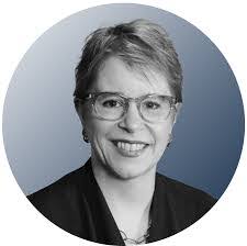 Tracey Weber's Instagram, Twitter & Facebook