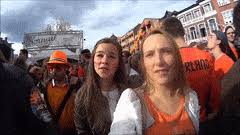 De minimum leeftijd is 18 jaar. Best Koningsdag Gifs Gfycat