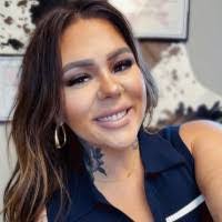 Ashley Wigginton's Instagram, Twitter & Facebook