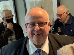 Kiwanis of Wauwatosa celebrate with Scholarship recipients from Tosa East  and Tosa West. Bob Gross President of the Wauwatosa Kiwanis presenting  Wauwatosa Kiwanis Club Service awards to Grace Kasdorf & Audrey Catlin,