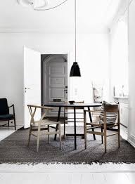 Rug Interior Styling Black White Wood The Design Chaser Runt Bord Inredning Koksbord Runt