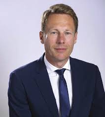 X COMMISSAIRES DE JUSTICE