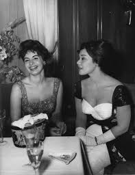 Pin By Ghada Elzamalek On ماجدة الصباحى Egyptian Actress Egyptian Movies Arab Beauty