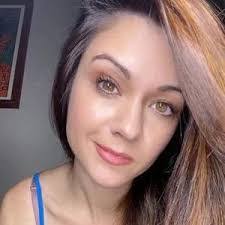 Sandra Miracle's Instagram, Twitter & Facebook