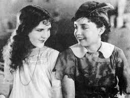 Mary Brian As Wendy Darling And Betty Bronson As Peter Pan 1924 Silent Film Silent Movie Classic Films
