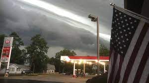 The storm, known as a derecho, slammed the midwest with straight line winds of up to 100 miles per hour on monday, gaining strength as it plowed through iowa farm fields, flattening corn and. Oe19wscua98ozm