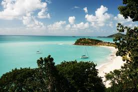 Suitable for vacationers and cruise ship passengers are a plethora of tours and things to do. Antigua Segeltorn Yachtcharter Sunsail