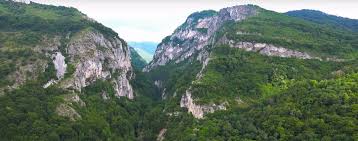 Descoperă românia și vezi aici lista cu locuri, atracții și obiective turistice din județul gorj. PotenÅ£ialul Turistic Natural Al JudeÅ£ului Gorj Cnipt Targu Jiu