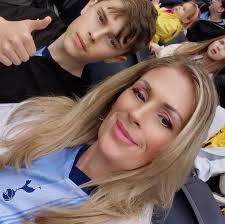 Does anyone know of anywhere in Stafford that do afternoon teas delivered  please