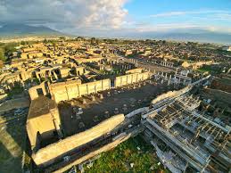 Pompeje to świetna atrakcja nie tylko dla zapalonych wielbicieli archeologii. Pompeje Wikislownik Wolny Slownik Wielojezyczny