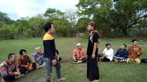 Berikut ini bacaan surat yasin arab dan terjemah bahasa keutamaan surat yasin. Ajian Lampah Lumpuh Youtube