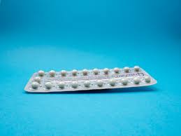 Yasmin is a popular birth control pill that also provides a number of noncontraceptive health benefits. Yasmin Birth Control 101 How It Works How To Take It And Potential Side Effects