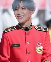 Imagine you're going to have hair transplant surgery and taemin was there to wish you the best. S Tweet Non Bald Military Band Taemin Trendsmap