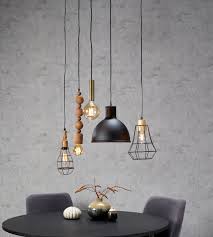 Zo kun je boven een eettafel van 200 cm een 100 cm hanglamp hangen maar ook een hanglamp van 120 centimeter. Pin Auf Lampen Eettafel